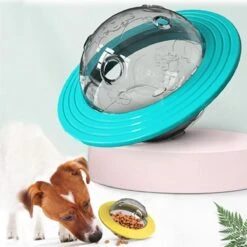 Merkloos Hondenspeeltje UFO Blauw Geschikt Voor Puppy's Tot En Met Grote Honden - Honden Speelgoed - Anti Bijt Speelgoed - Voerbal - Honden Speelgoed Intelligentie - Bijtspeelgoed - Interactieve Hond - Hondenspeeltjes - Traingsbal - Sterk Materiaal - Blauw -Huisdier Verkoop 1200x1200 1749