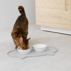 Navaris Siliconen Voederbakmat Voor Katten - Waterdichte Anti-slip Mat Voor Voerbak En Waterbak - 50x32 Cm - In Grijs Kattendesign -Huisdier Verkoop 1200x1200 2431