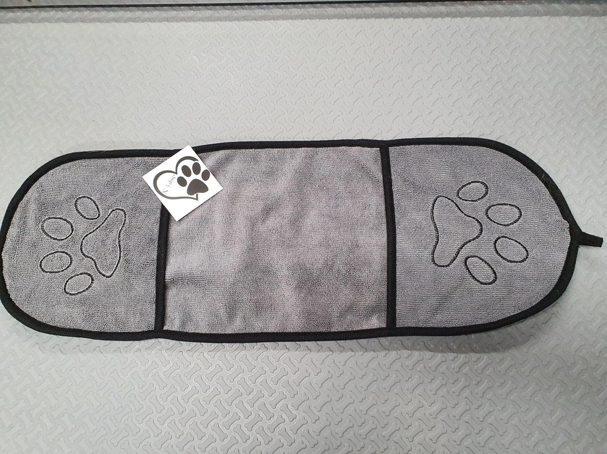 N4dogs – Hondenhanddoek – Honden Handdoek – Microvezel Handdoek – Handdoek Hond – Droogdoek Hond – Dierendeken – Sterk Absorberend – Handdoek Met Zakken - Grijs - 66 X 23 Cm 4 N4dogs – Hondenhanddoek – Honden Handdoek – Microvezel Handdoek – Handdoek Hond – Droogdoek Hond – Dierendeken – Sterk Absorberend – Handdoek Met Zakken - Grijs - 66 X 23 Cm - Afbeelding 2