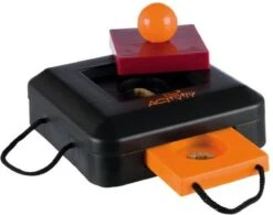 Trixie Dogtoy Dog Activity Strategy Game Gamble Box - Piepend Speelgoed - 15cm X 15cm X 9cm - Zwart/rood/oranje -Huisdier Verkoop 1200x949 3