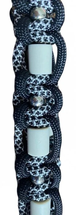 Anti-tekenband Spike - Vlooienband - Voor Hond Hond - Lichtgrijze Keramische EM-X Kralen - Kleur Zwart Zilvergrijs - Lengte 35 Cm - Nekomvang Vanaf 33 Tot 45 Cm - Lengte Geknoopt Deel 35 Cm - Met Zilverkleurige Kralen -Huisdier Verkoop 427x1200 2